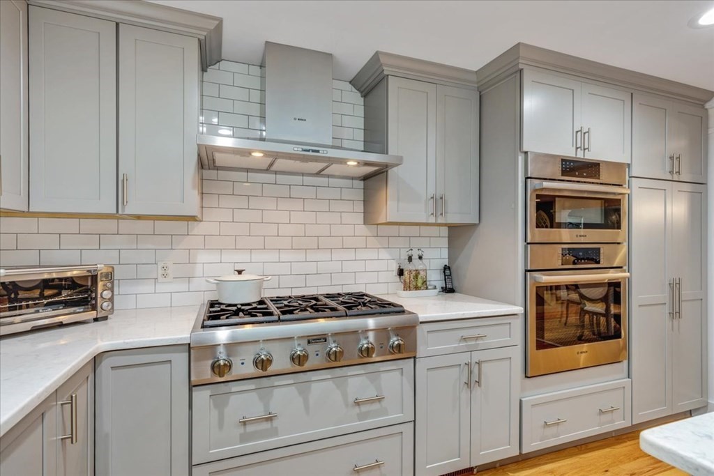 42 Fay Road Scituate, MA 02066 - Photo 5 of 41 Gallery Image 5