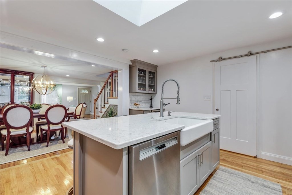 42 Fay Road Scituate, MA 02066 - Photo 7 of 41 Gallery Image 7