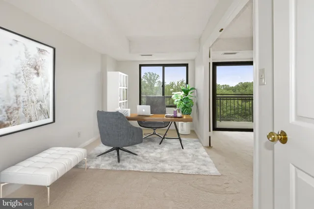 $2,650 | 3800 Powell Lane, Unit 813, Falls Church, VA 22041