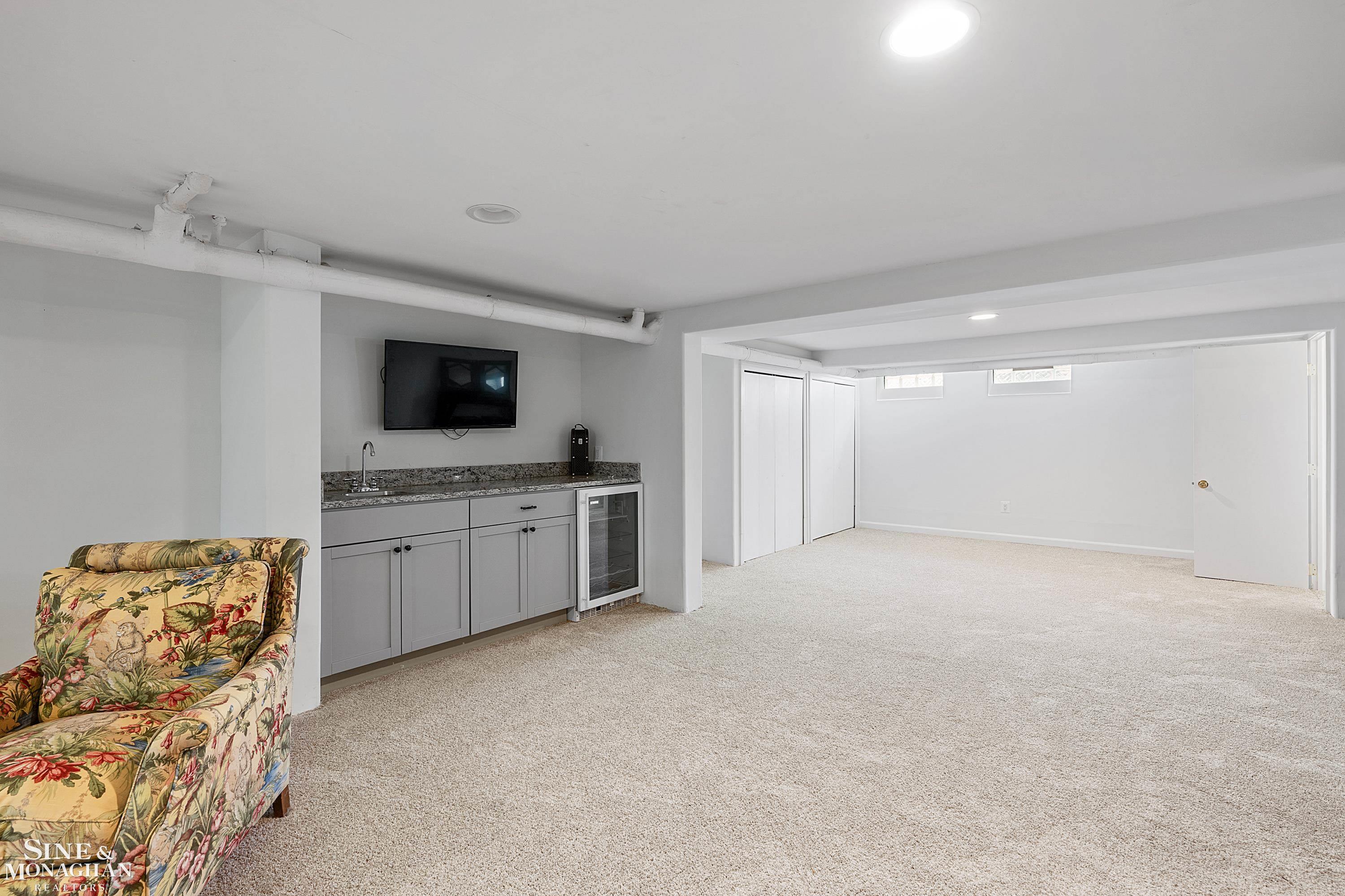 118 Merriweather Road Grosse Pointe, MI 48236 - Photo 44 of 54 50139312-880A9149-3FEE-4864-A2DA-71A6D4B5211A.JPG
