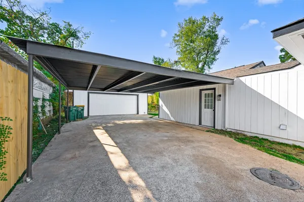 a view of a garage