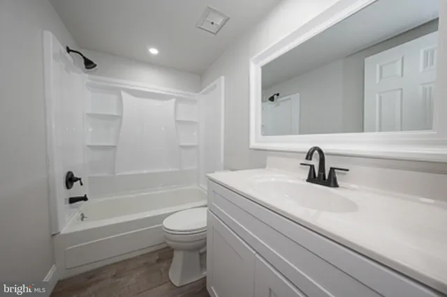 $319,900 | 262 Drummers Lane, Unit 262, Wayne, PA 19087