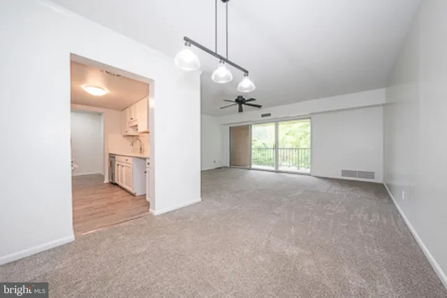 $319,900 | 262 Drummers Lane, Unit 262, Wayne, PA 19087