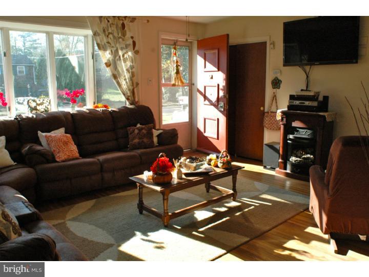 209 Spruce Road Flourtown, PA 19031 - Photo 2 of 24