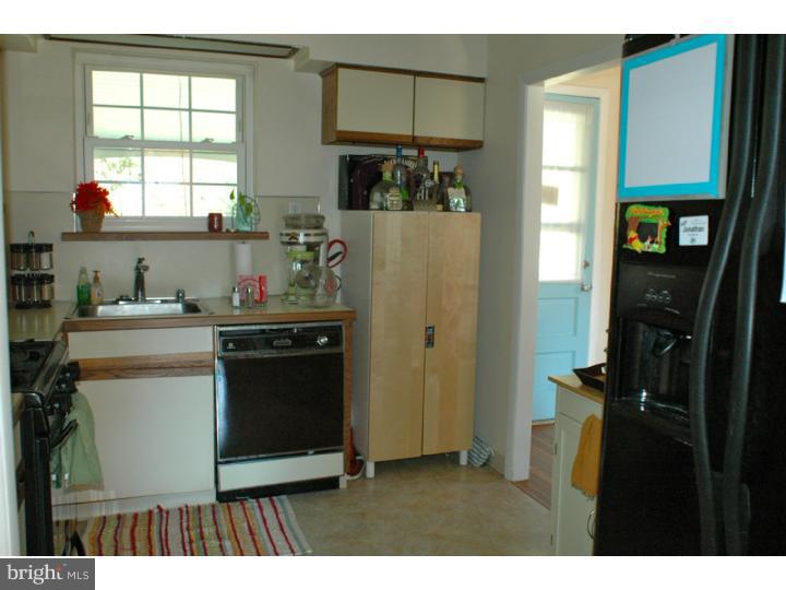 209 Spruce Road Flourtown, PA 19031 - Photo 10 of 24