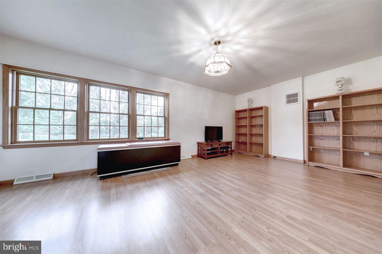3731 Trout Run Road York, PA 17406 - Photo 10 of 30 Gallery Image 10