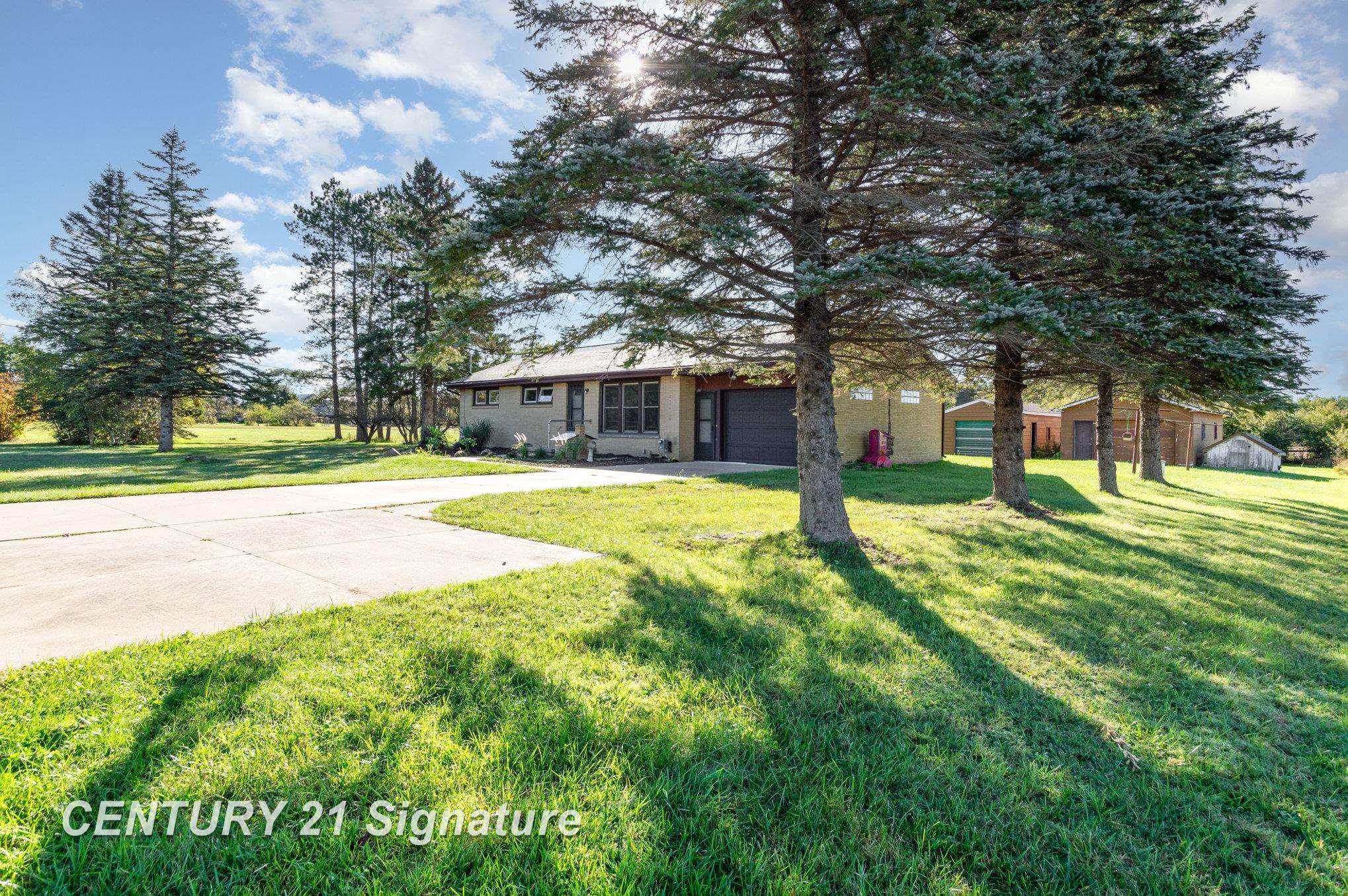 3250 East Hubbard Road Midland, MI 48642 - Photo 2 of 27 50191240-979164a6-9137-4bf8-9fde-9a8e9eb3106e.JPG