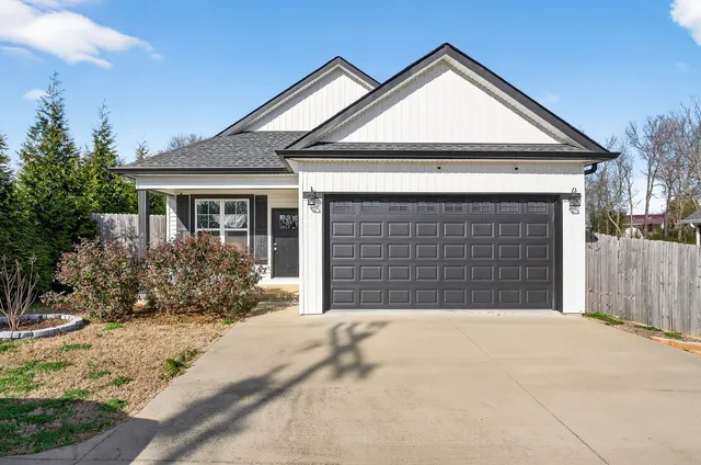 $295,000 | 817 South Mountain Street, Smithville, TN 37166