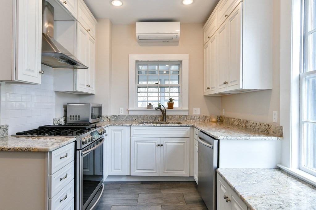 27 Champa Street, Unit 2 Newton, MA 02464 - Photo 15 of 29