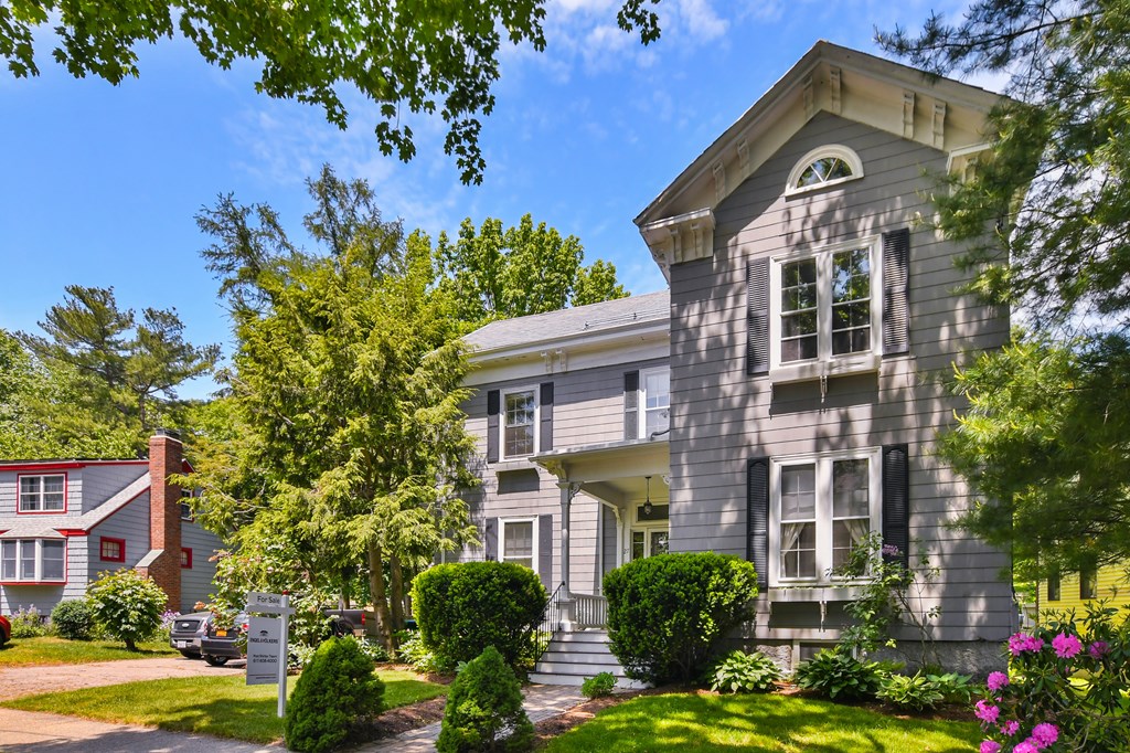 27 Champa Street, Unit 2 Newton, MA 02464 - Photo 2 of 29