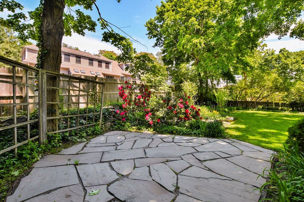 27 Champa Street, Unit 2 Newton, MA 02464 - Photo 6 of 29