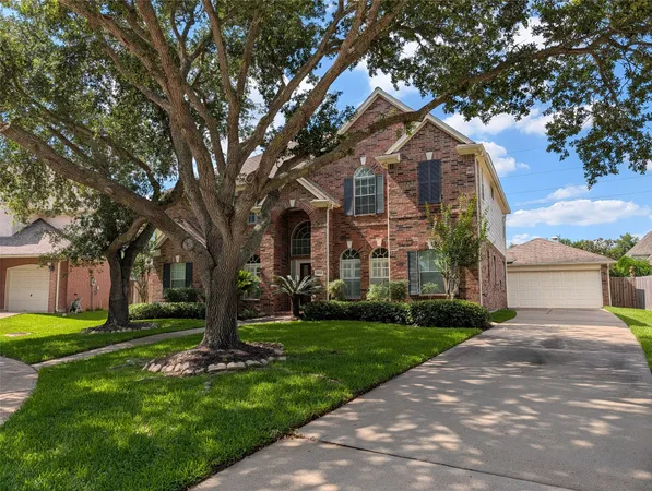 $3,200 | 6018 Briar Hill Court, Sugar Land, TX 77479