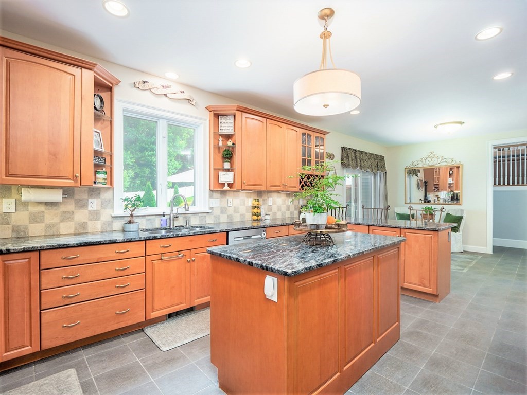 23 Silver Brook Road Salem, NH 03079 - Photo 22 of 41 Gallery Image 22