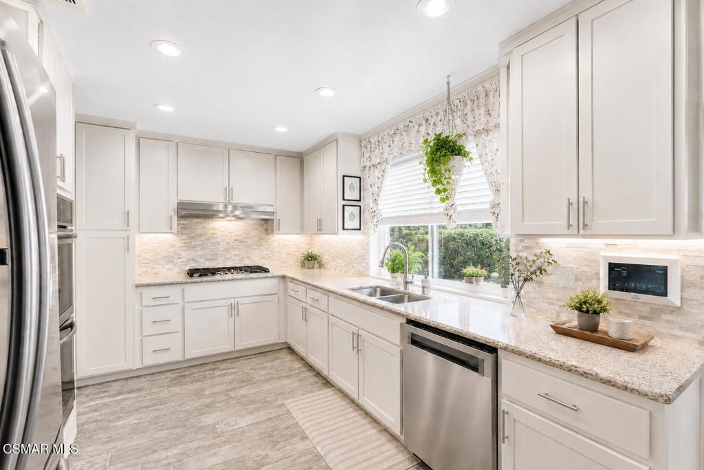 12564 Spring Creek Road Moorpark, CA 93021 - Photo 11 of 38