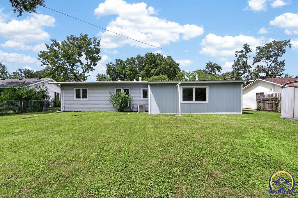 5517 Southwest 17th Terrace Topeka, KS 66604 - Photo 30 of 34