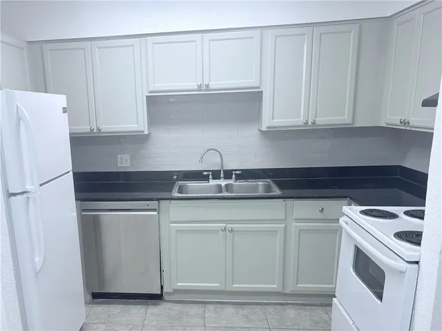 $1,300 | 2501 Houma Boulevard, Unit E, Metairie, LA 70001