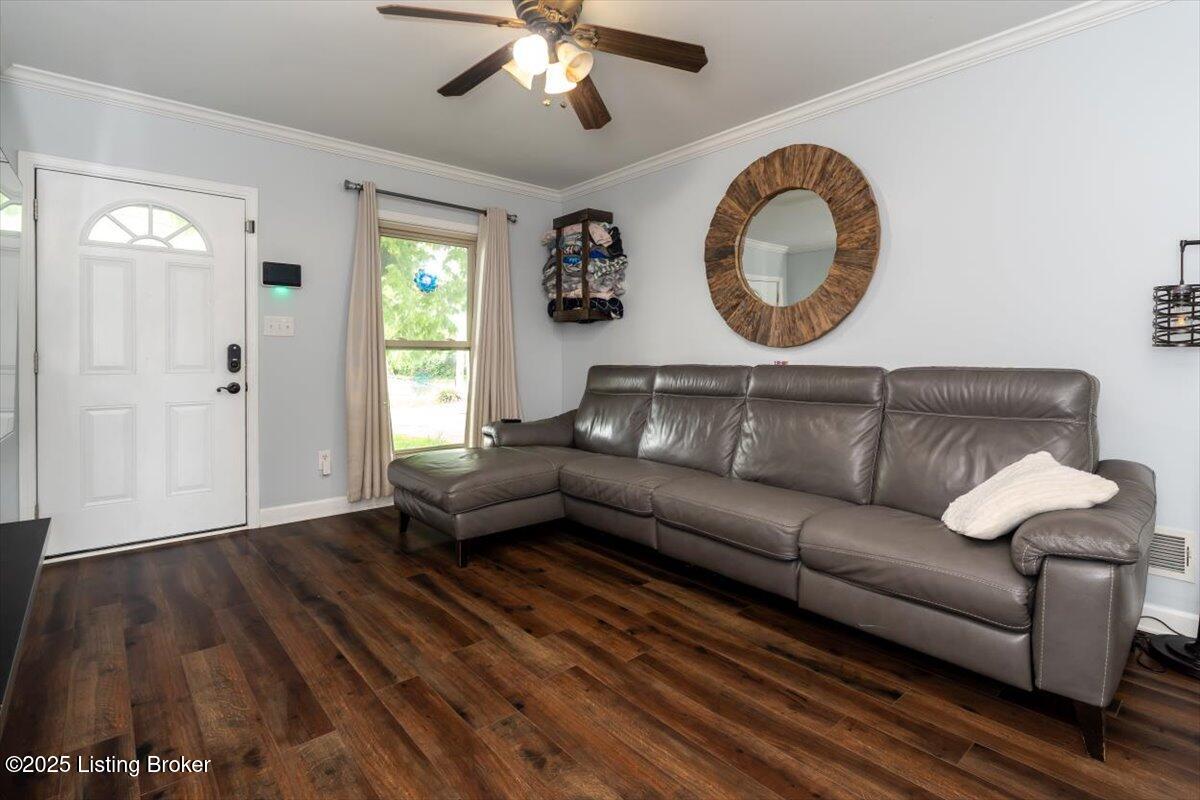 8805 Riley Avenue Louisville, KY 40242 - Photo 3 of 28 8805 Riley Ave