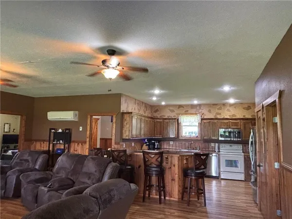 $400,000 | 1662 Prairie Road, Fort Scott, KS 66701
