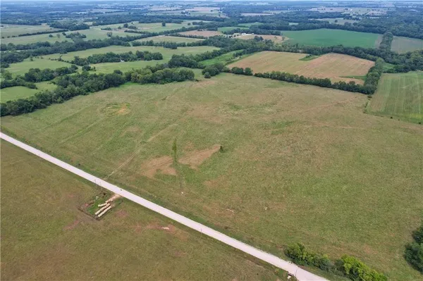 $400,000 | 1662 Prairie Road, Fort Scott, KS 66701