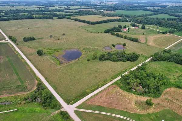 $400,000 | 1662 Prairie Road, Fort Scott, KS 66701