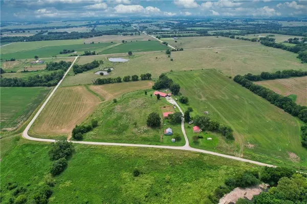 $400,000 | 1662 Prairie Road, Fort Scott, KS 66701