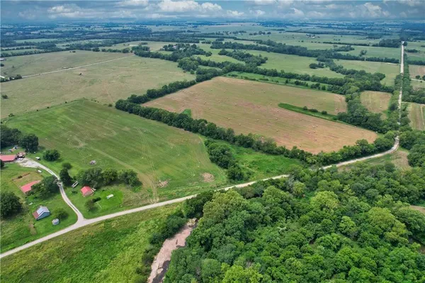 $400,000 | 1662 Prairie Road, Fort Scott, KS 66701