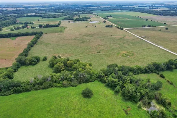 $400,000 | 1662 Prairie Road, Fort Scott, KS 66701