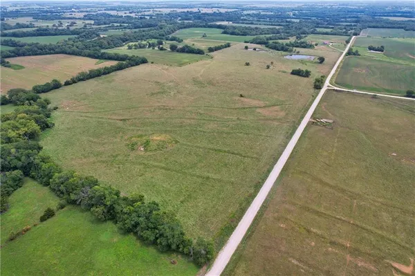 $400,000 | 1662 Prairie Road, Fort Scott, KS 66701