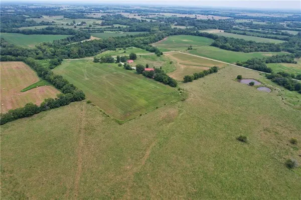 $400,000 | 1662 Prairie Road, Fort Scott, KS 66701