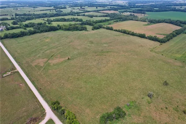 $400,000 | 1662 Prairie Road, Fort Scott, KS 66701