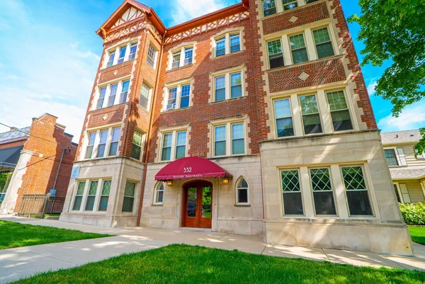 $1,450 | 532 Hillside Avenue, Unit BW, Glen Ellyn, IL 60137