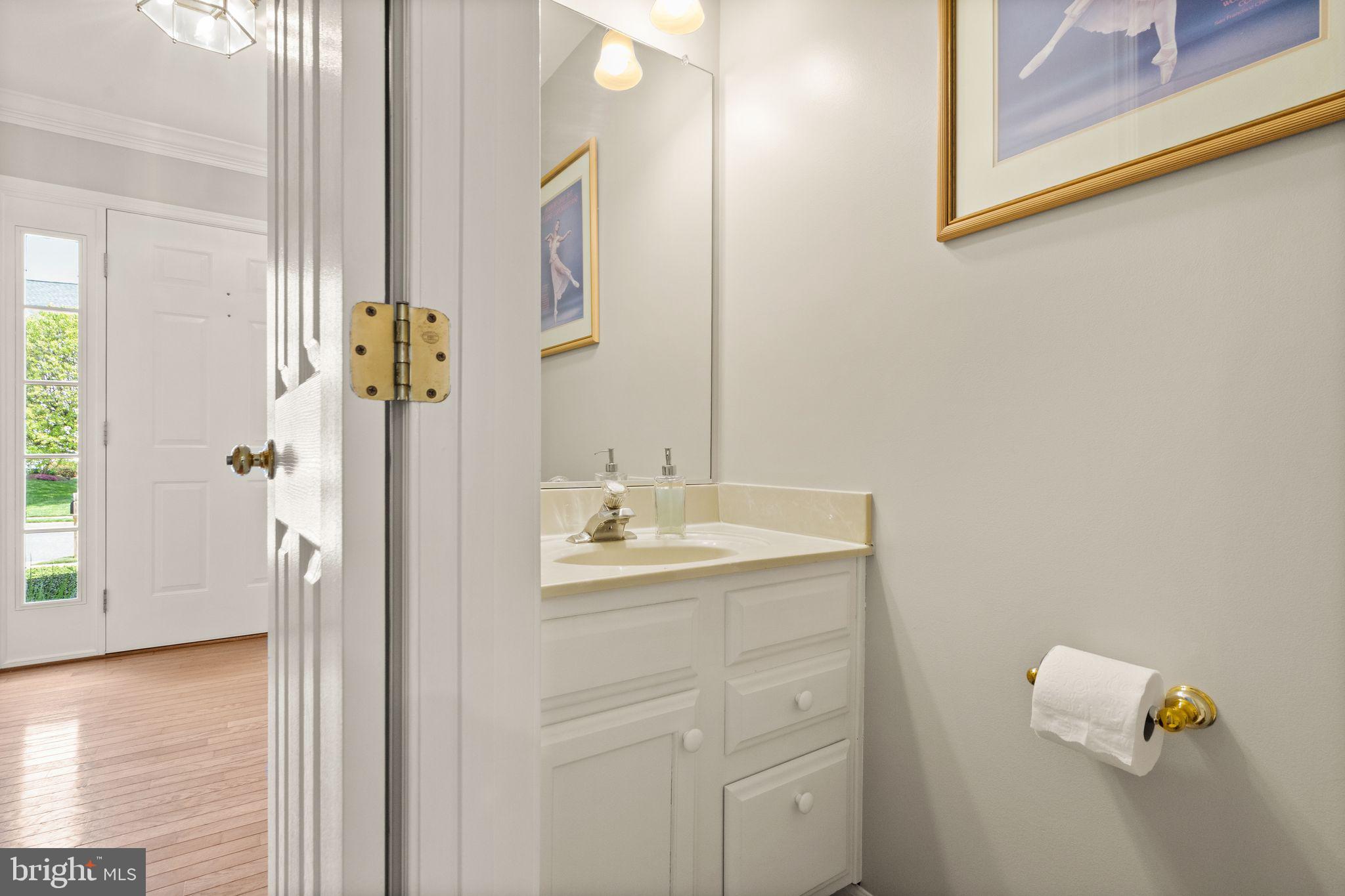 14735 Pickets Post Road Centreville, VA 20121 - Photo 23 of 69 Convenient power room for guests.