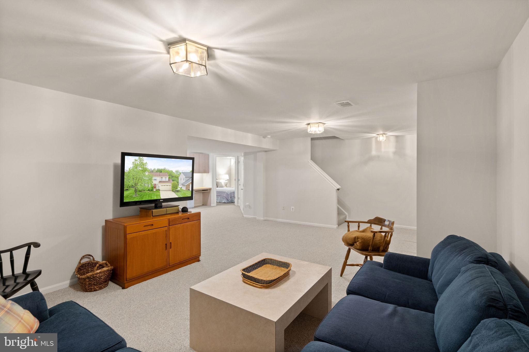 14735 Pickets Post Road Centreville, VA 20121 - Photo 44 of 69 So much space to host and entertain.