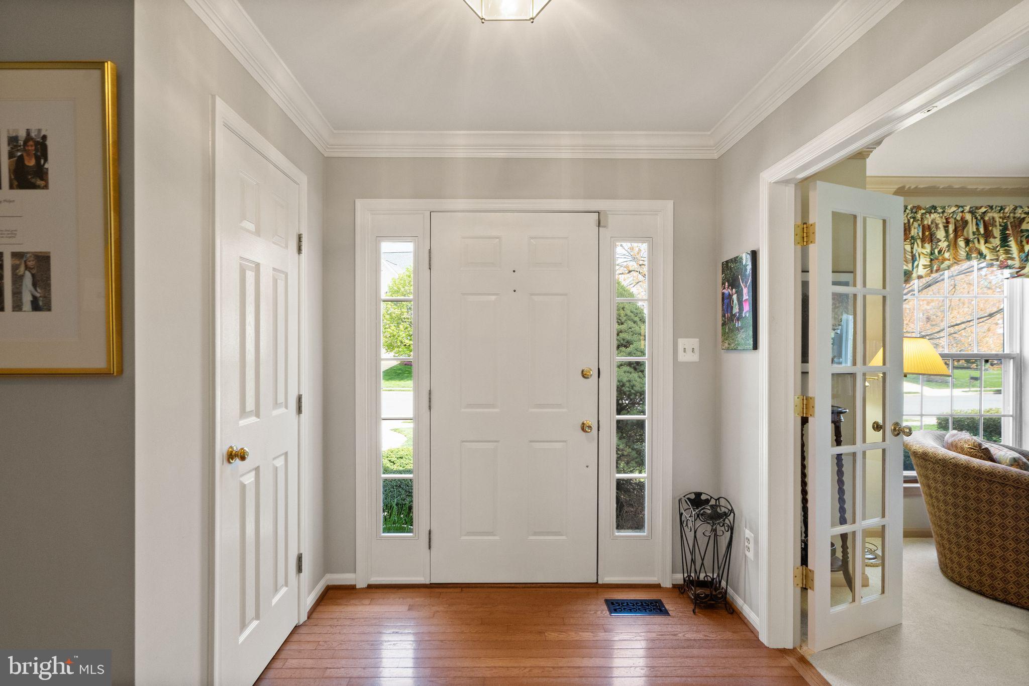 14735 Pickets Post Road Centreville, VA 20121 - Photo 7 of 69 Foyer looking towards the front door.
