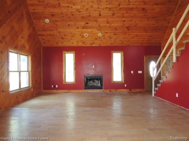 10611 Fisher Road Yale, MI 48097 - Photo 19 of 21 Case # 261-954377 Living Room.jpg