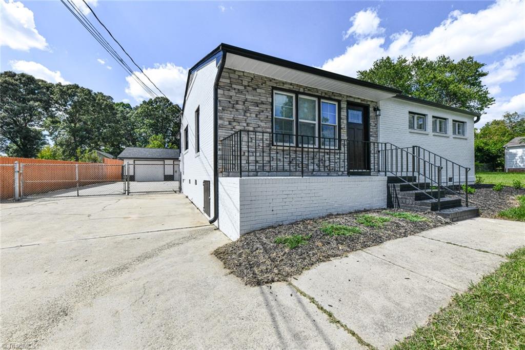 608 Paramount Street High Point, NC 27260 - Photo 4 of 30 Gallery Image 4