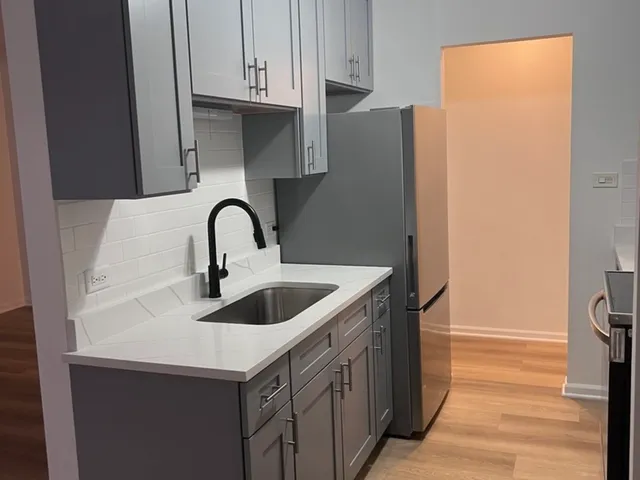 $1,550 | 7120 North Sheridan Road, Unit 216, Chicago, IL 60626