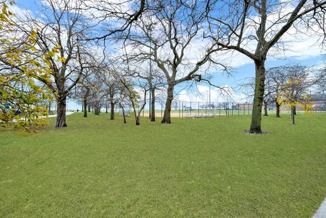 $1,550 | 7120 North Sheridan Road, Unit 216, Chicago, IL 60626