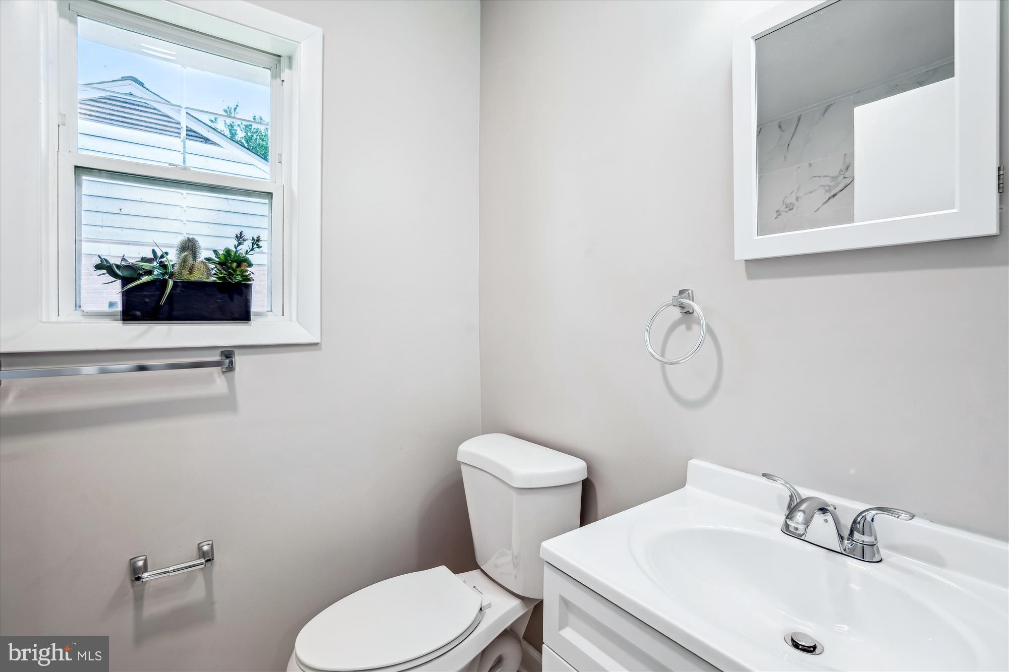 9711 Saxony Road Silver Spring, MD 20910 - Photo 19 of 32 2nd New Full Bath
