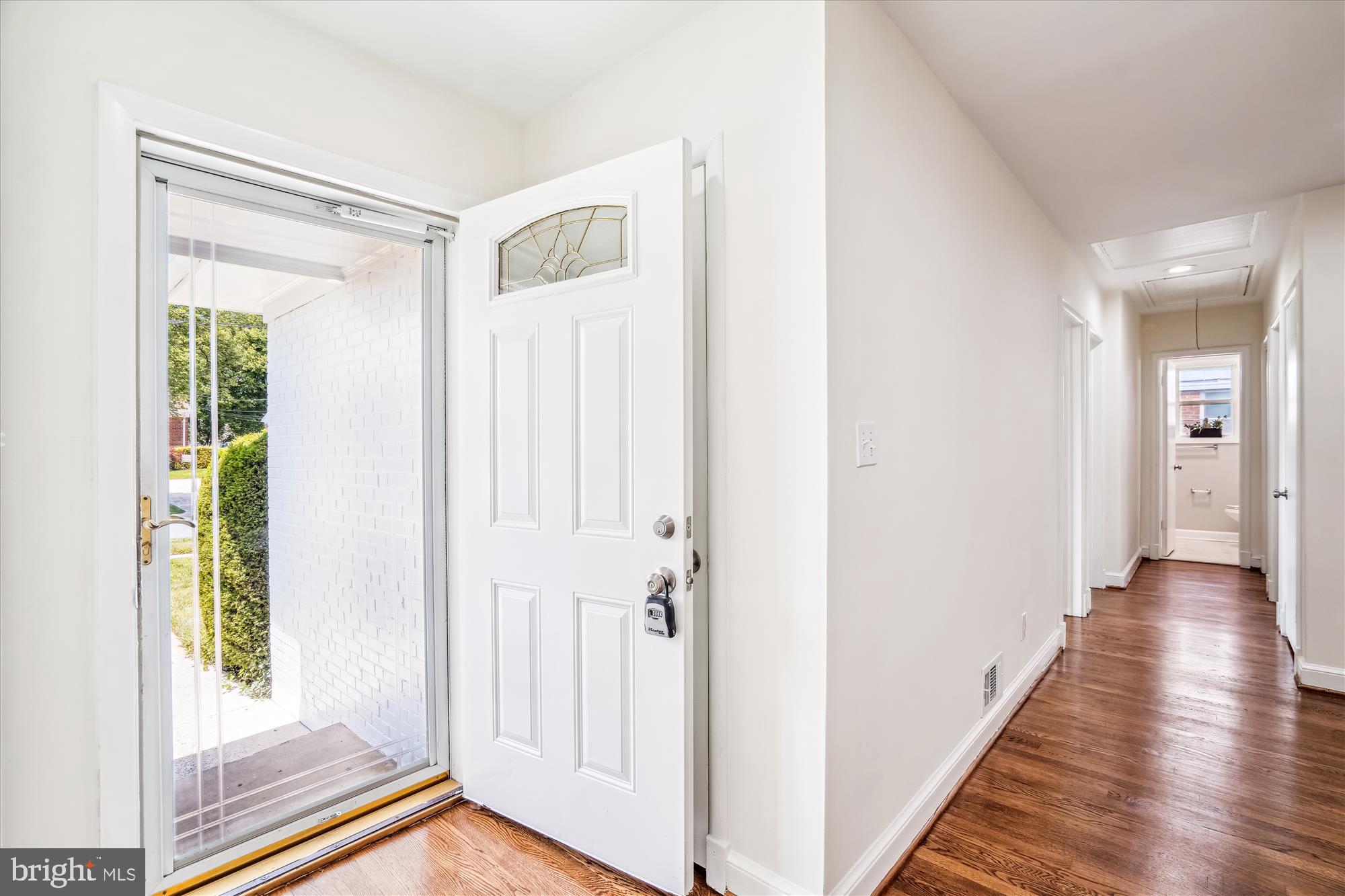 9711 Saxony Road Silver Spring, MD 20910 - Photo 3 of 32 Foyer w coat closet