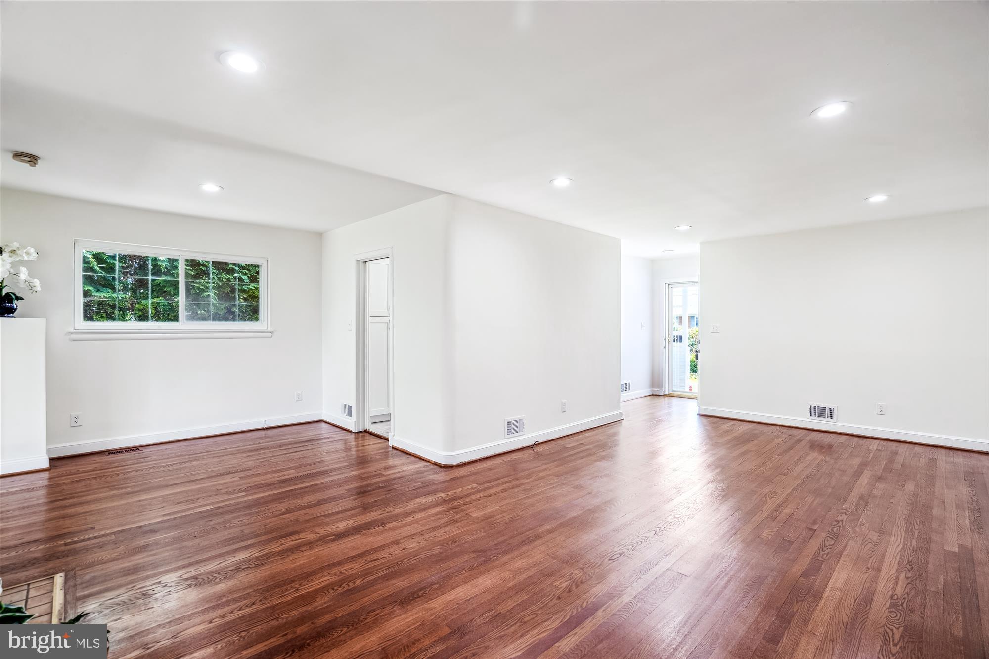 9711 Saxony Road Silver Spring, MD 20910 - Photo 6 of 32 LR and Dining gorgeous wood floors