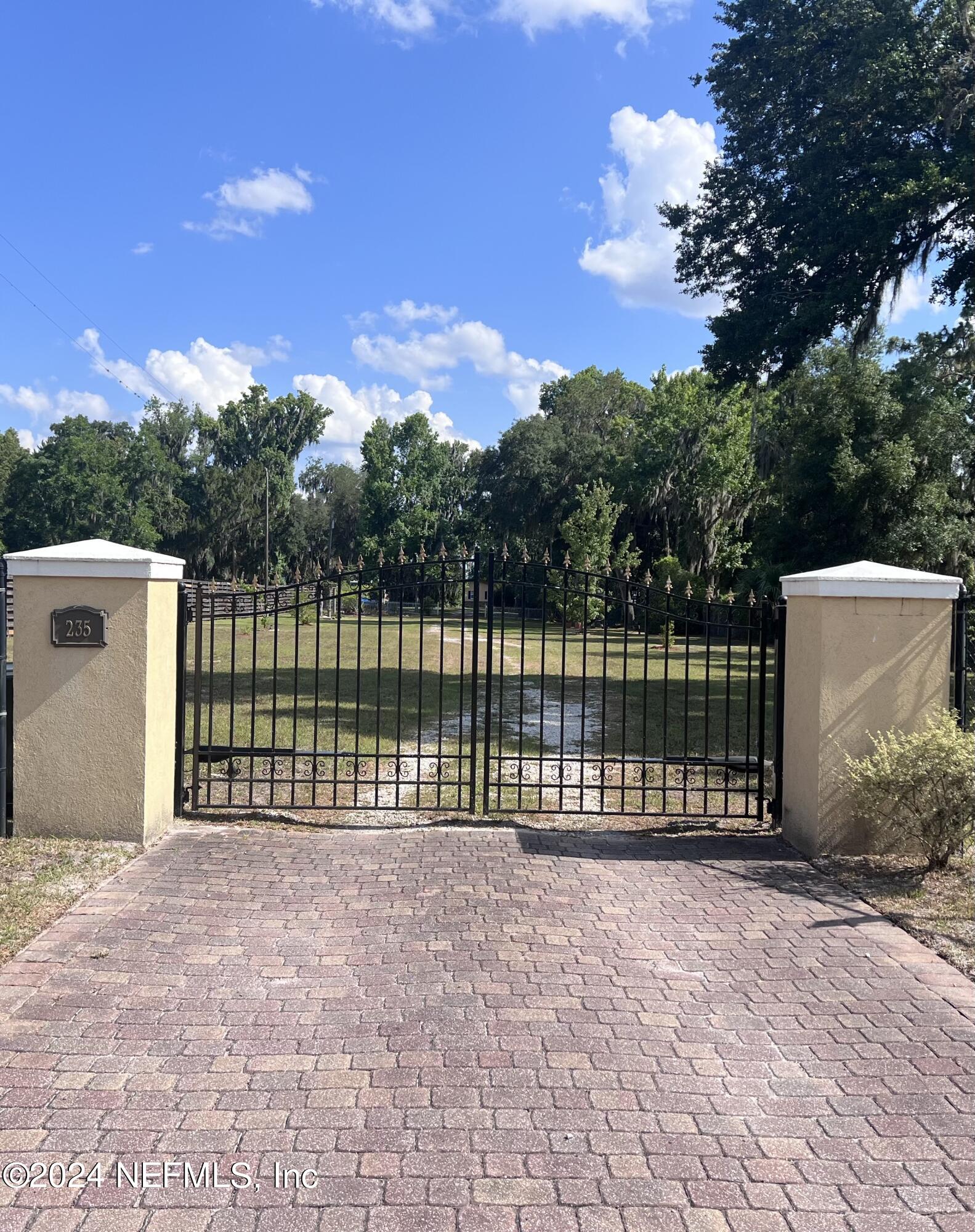 235 West River Road Palatka, FL 32177 - Photo 23 of 49 Front Gate