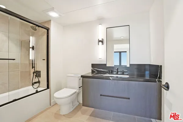 $7,042 | 1110 South Spaulding Avenue, Unit PH6, Los Angeles, CA 90019