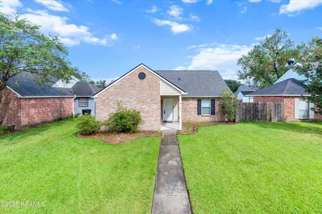 $187,000 | 745 Fawn Lake Drive, Baton Rouge, LA 70816