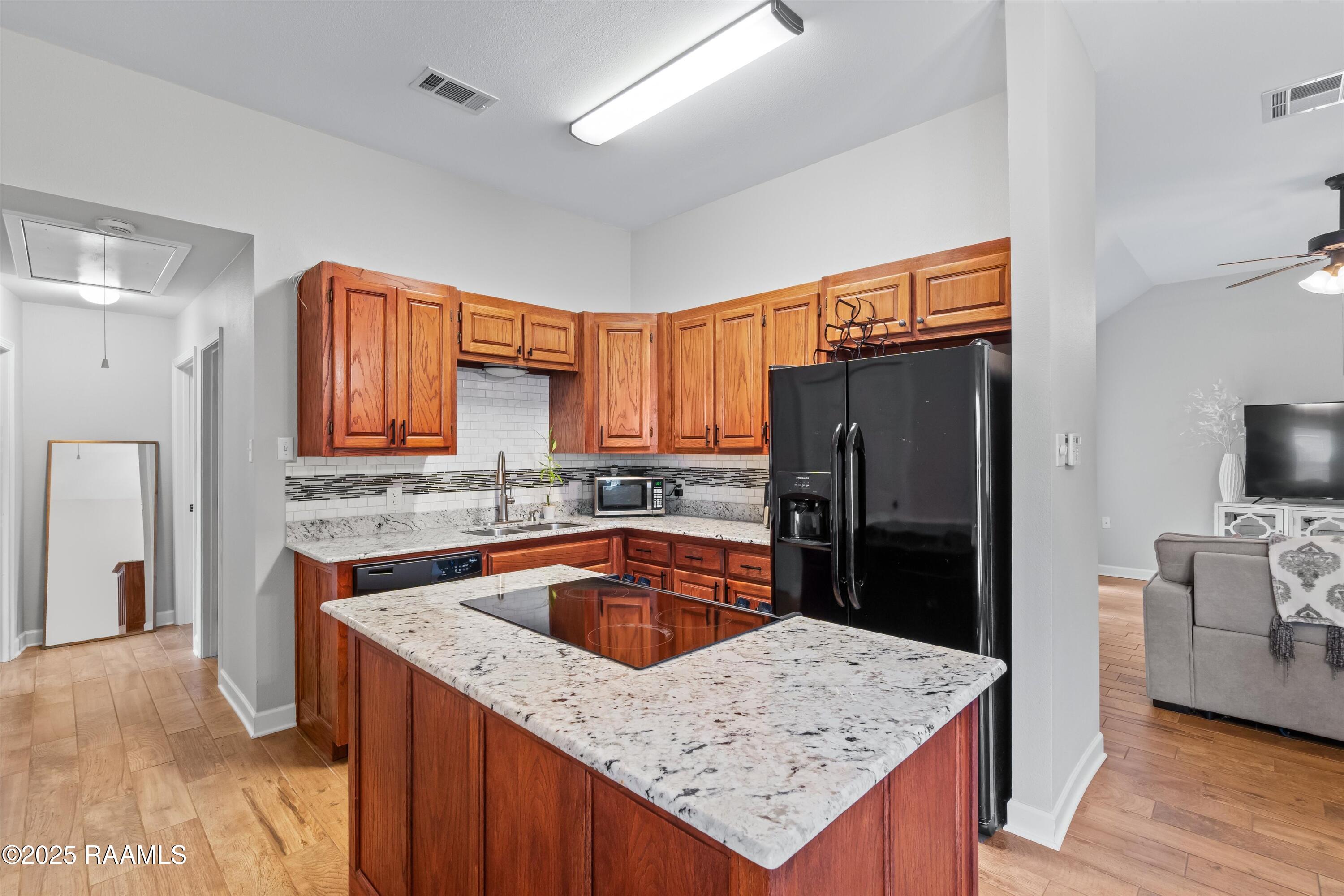 745 Fawn Lake Drive Baton Rouge, LA 70816 - Photo 5 of 15 05-Kitchen