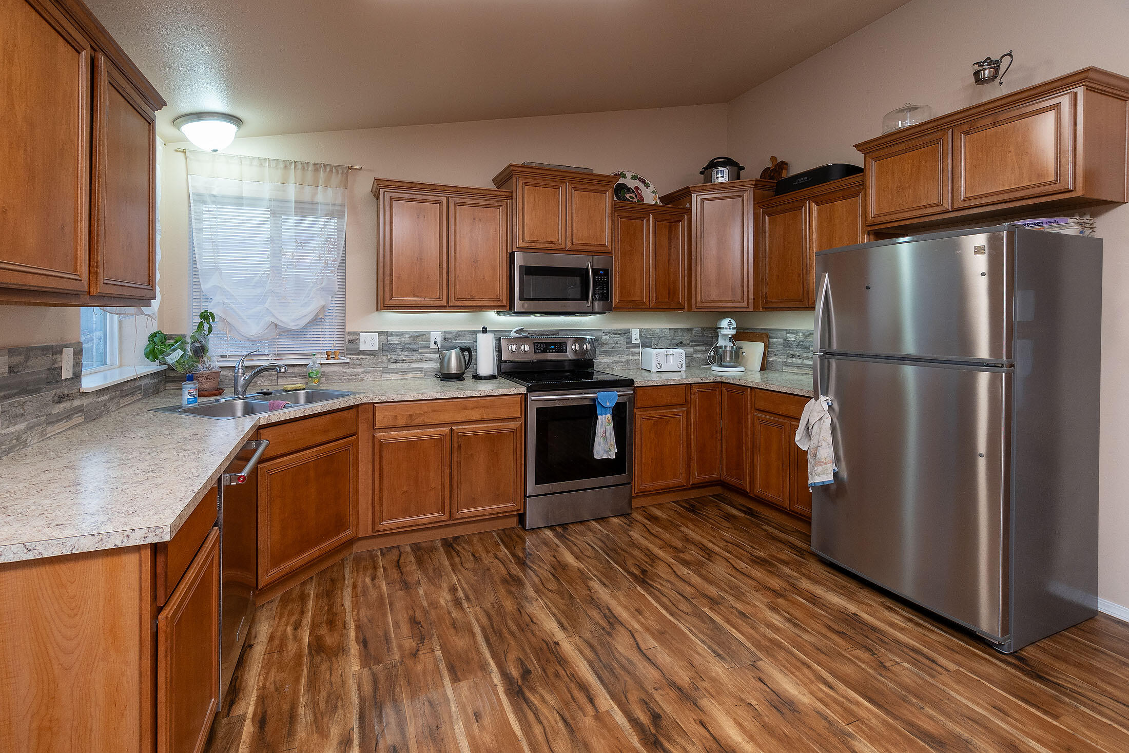 411 Northwest Mc Donald Road Prineville, OR 97754 - Photo 9 of 47 All appliances are included.