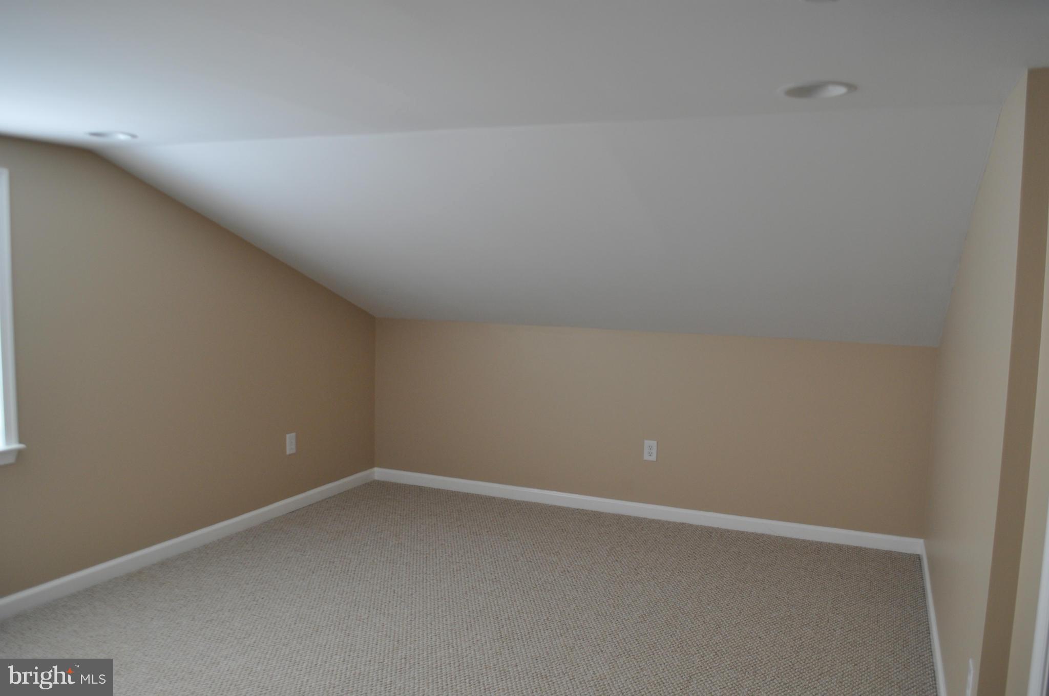 929 Woodlynn Road Baltimore, MD 21221 - Photo 23 of 25