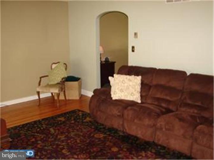 307 Godshall Road Souderton, PA 18964 - Photo 8 of 23 Living Room