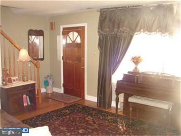 307 Godshall Road Souderton, PA 18964 - Photo 9 of 23 Living Room