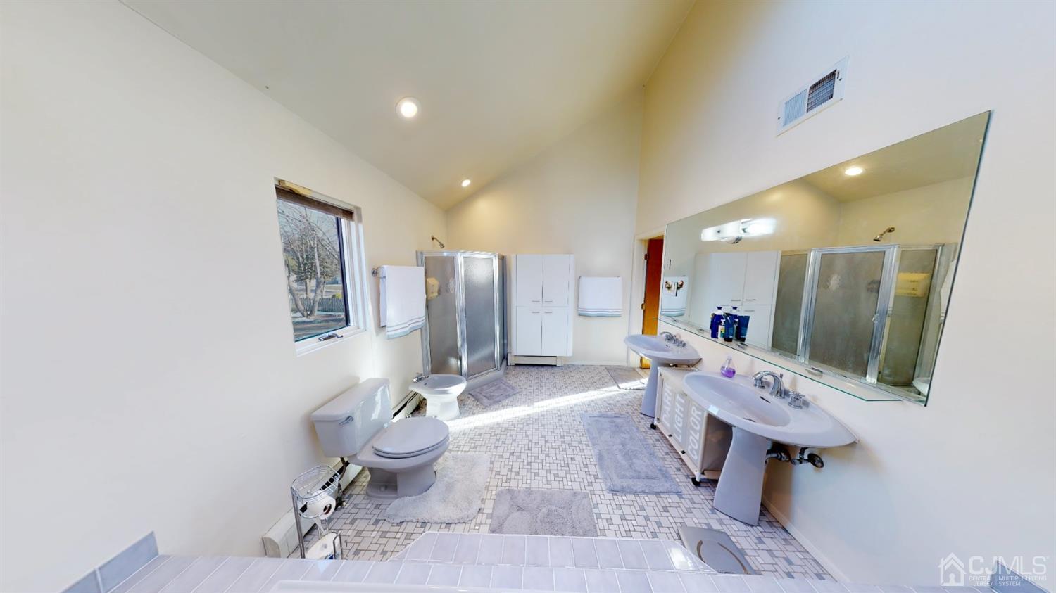 10 Cook Road East Brunswick, NJ 08816 - Photo 17 of 25 Master Bath with 2 Pedestal Sinks and Bidet